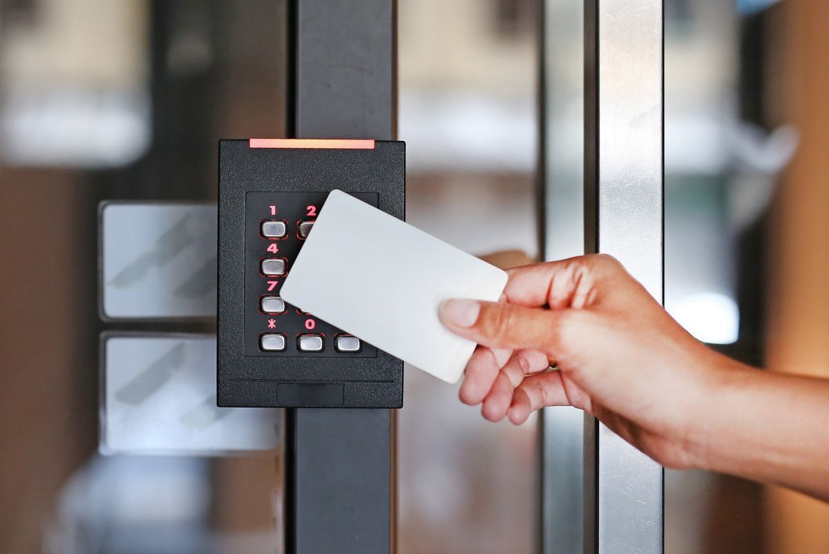 Elektronische Schließanlage wird per Karte verschlossen
